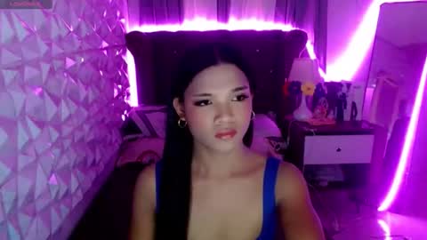 Snapshot of miamalkovax chatting on 05.17.26 miamalkovax online show from 05.17.26