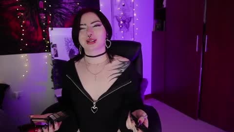 Snapshot of miami_18_ chatting on 04.19.26 Lili online show from 04.19.26
