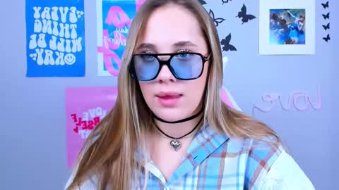 Snapshot of miamilas chatting on 12.19.24 miamilas online show from 12.19.24