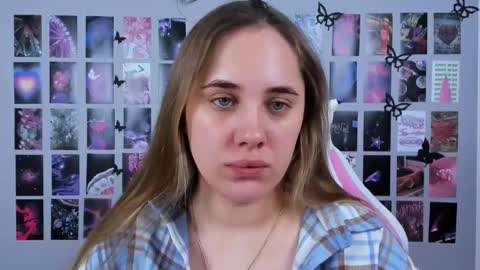 Snapshot of miamilas chatting on 02.20.25 miamilas online show from 02.20.25