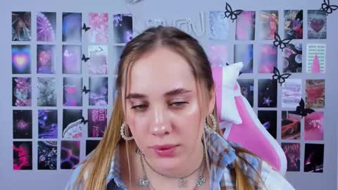 Snapshot of miamilas chatting on 02.20.25 miamilas online show from 02.20.25