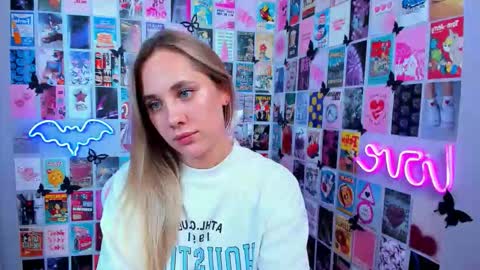 Snapshot of miamilas chatting on 09.11.25 miamilas online show from 09.11.25