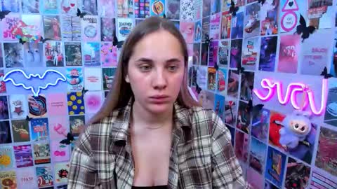 Snapshot of miamilas chatting on 10.20.25 miamilas online show from 10.20.25