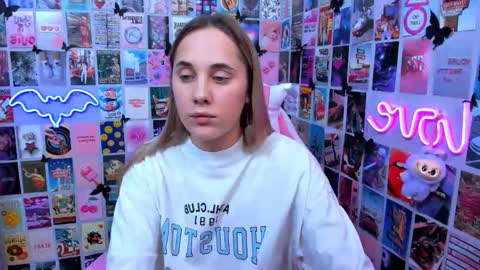 Snapshot of miamilas chatting on 10.24.25 miamilas online show from 10.24.25