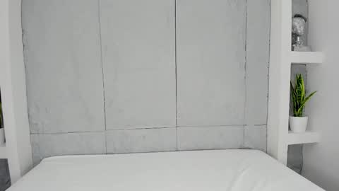 Mia Mistrex online show from 12.20.25