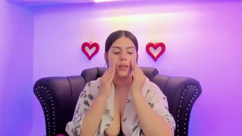 Mia   -5 7001400 Follow  online show from 02.25.25