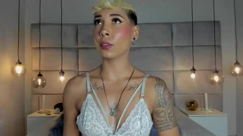 Mia Morgann online show from 01.25.25