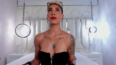 Mia Morgann online show from 02.21.25