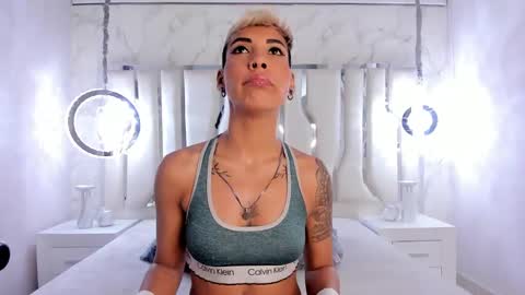 Mia Morgann online show from 02.26.25