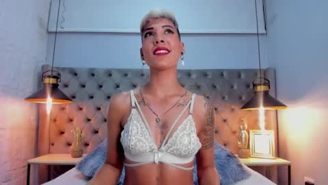 Mia Morgann online show from 03.04.25