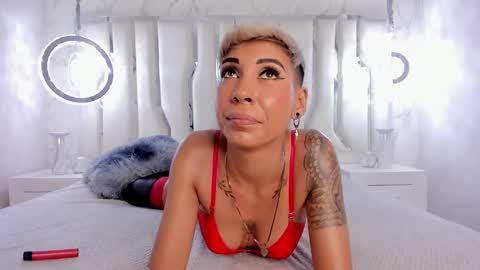 Mia Morgann online show from 03.05.25