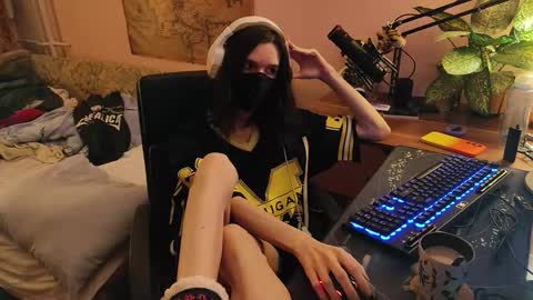 Kristien online show from 10.27.25