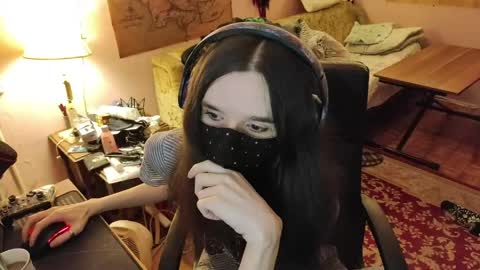 Snapshot of miaowhowl chatting on 05.25.26 Kristien online show from 05.25.26