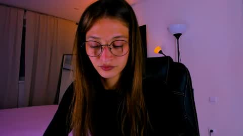 Mia online show from 07.30.26