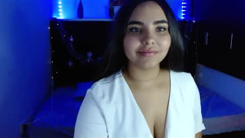 Mia Peyton   online show from 12.07.24