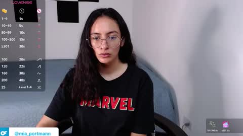 Snapshot of miaportman chatting on 10.26.25 MIAPORTMANN online show from 10.26.25