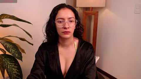 Snapshot of miaportman chatting on 04.21.26 MIAPORTMANN online show from 04.21.26