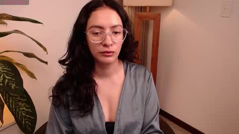 Snapshot of miaportman chatting on 04.25.26 MIAPORTMANN online show from 04.25.26