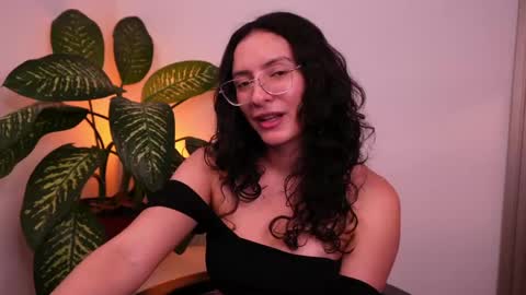 Snapshot of miaportman chatting on 05.23.26 MIAPORTMANN online show from 05.23.26
