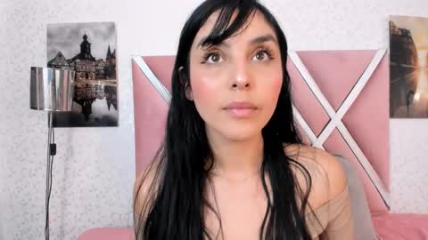 Mia Quevedo online show from 02.09.26
