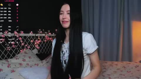Snapshot of miarielle chatting on 06.11.26 Liz online show from 06.11.26