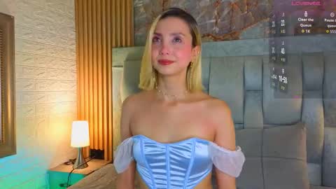 Snapshot of miaroldan chatting on 03.26.26 miaroldan online show from 03.26.26