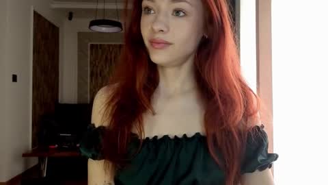 Snapshot of miarouge_me chatting on 03.17.26 Mia online show from 03.17.26