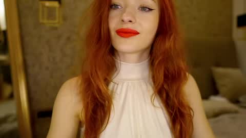 Snapshot of miarouge_me chatting on 05.15.26 Mia online show from 05.15.26