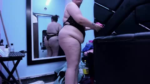 MiaRouse online show from 04.22.26