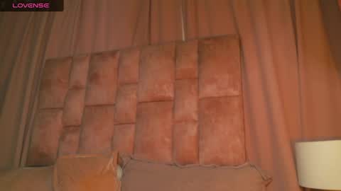 Snapshot of miasandoval_22 chatting on 05.19.26 miasaandovaal 22 online show from 05.19.26