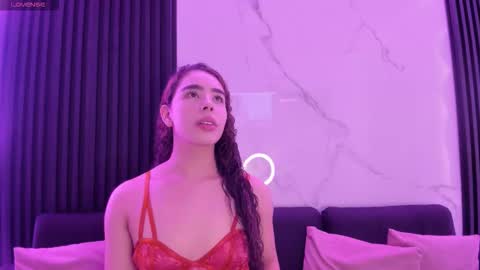 Snapshot of miascott5 chatting on 10.23.25 miascott5 online show from 10.23.25