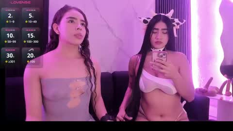 Snapshot of miascott5 chatting on 11.22.25 miascott5 online show from 11.22.25