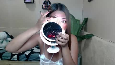 Snapshot of miasexxie chatting on 04.20.26 mia online show from 04.20.26