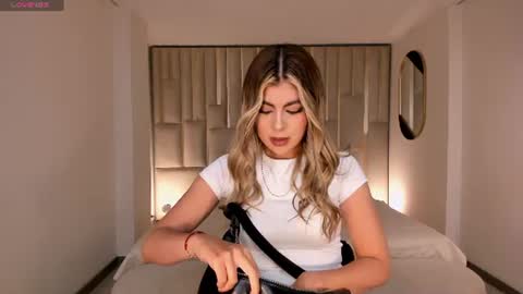 Mia Silva online show from 07.01.26