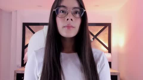 Mia online show from 03.03.25