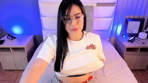 Mia online show from 04.06.26