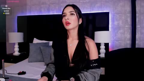 Mia Sweetth online show from 01.28.25