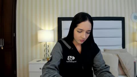 Mia Sweetth online show from 02.01.25