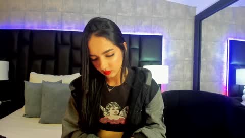 Mia Sweetth online show from 02.03.25