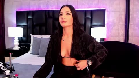 Mia Sweetth online show from 02.21.25