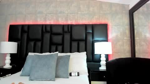 Mia Sweetth online show from 03.11.25