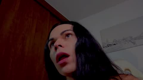 Snapshot of miavero chatting on 10.04.25 Mia online show from 10.04.25