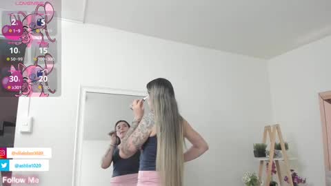 Mia Villalobos online show from 09.17.25