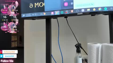 Mia Villalobos online show from 09.23.25