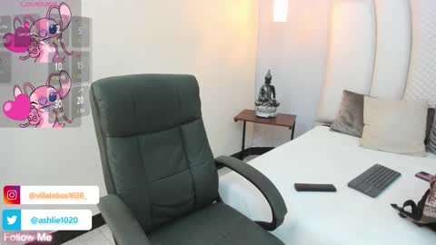 Mia Villalobos online show from 10.12.25