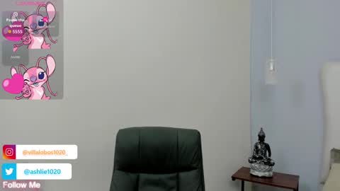 Mia Villalobos online show from 10.17.25