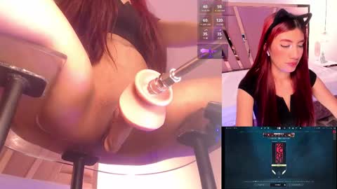 Snapshot of miavoss_ chatting on 11.05.25 mia online show from 11.05.25