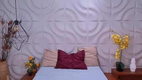 Snapshot of miawoderfull chatting on 01.25.25 Mia online show from 01.25.25