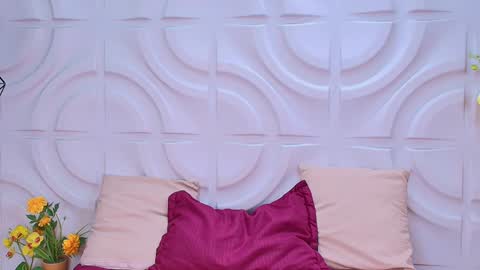 Snapshot of miawoderfull chatting on 01.27.25 Mia online show from 01.27.25