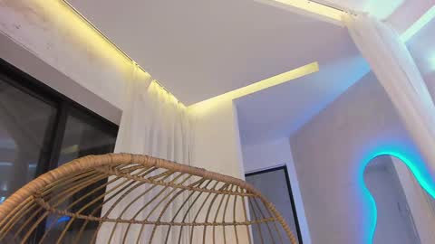 Snapshot of miawoderfull chatting on 02.11.25 Mia online show from 02.11.25